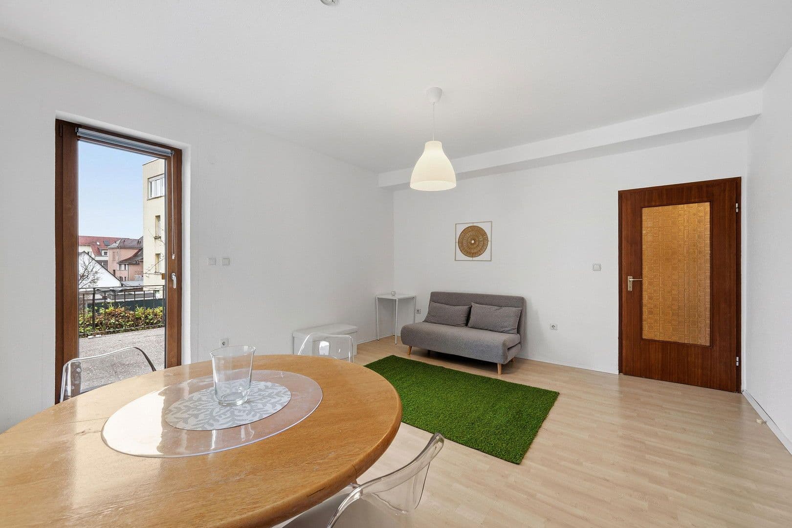 Predaj domu 233 m², pozemek 167 m², Besigheimer Str.12, Stuttgart, Bádensko-Wurttembersko Predaj domu 233 m², pozemek 167 m², Besigheimer Str.12, Stuttgart, Bádensko-Wurttembersko