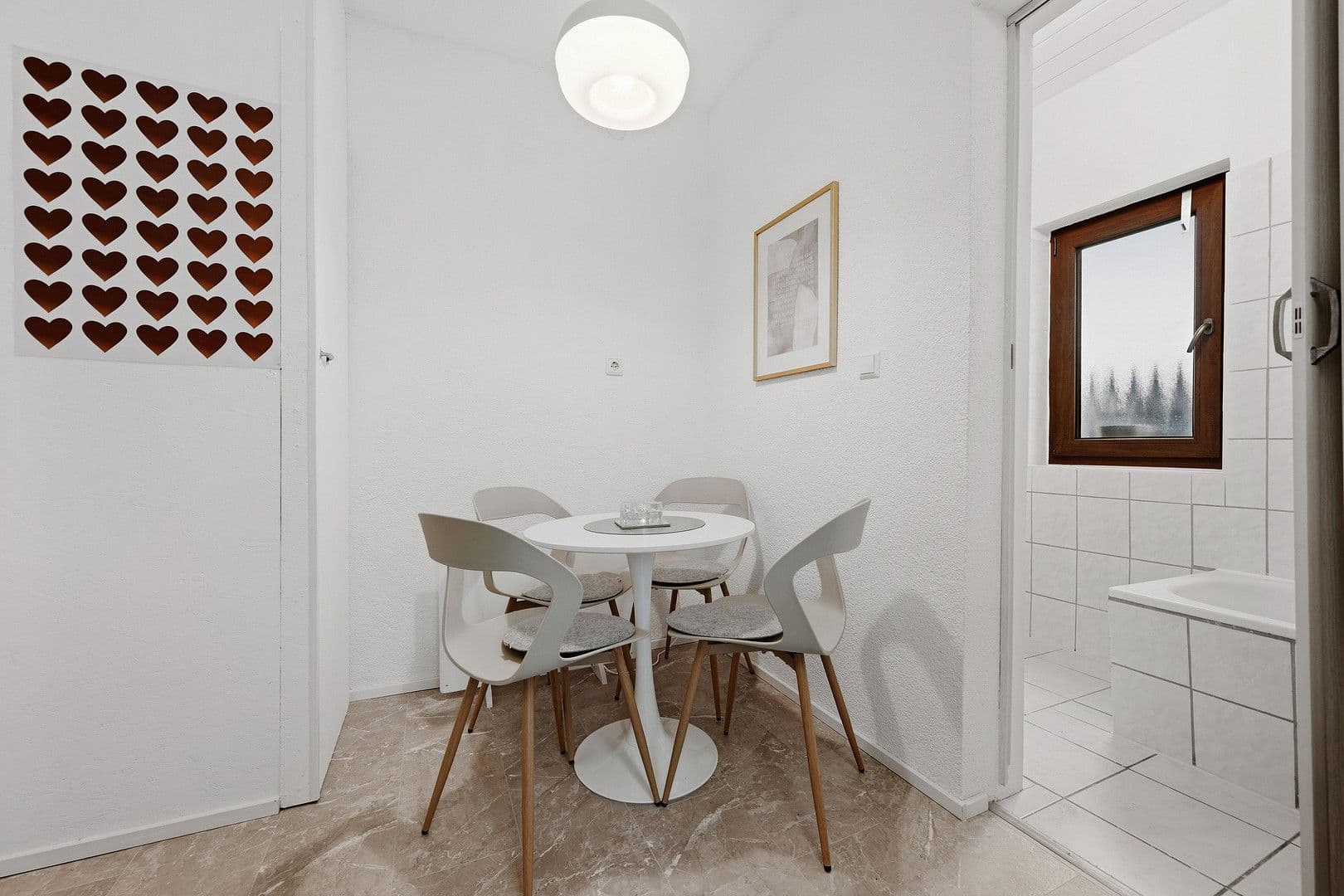 Predaj domu 233 m², pozemek 167 m², Besigheimer Str.12, Stuttgart, Bádensko-Wurttembersko Predaj domu 233 m², pozemek 167 m², Besigheimer Str.12, Stuttgart, Bádensko-Wurttembersko