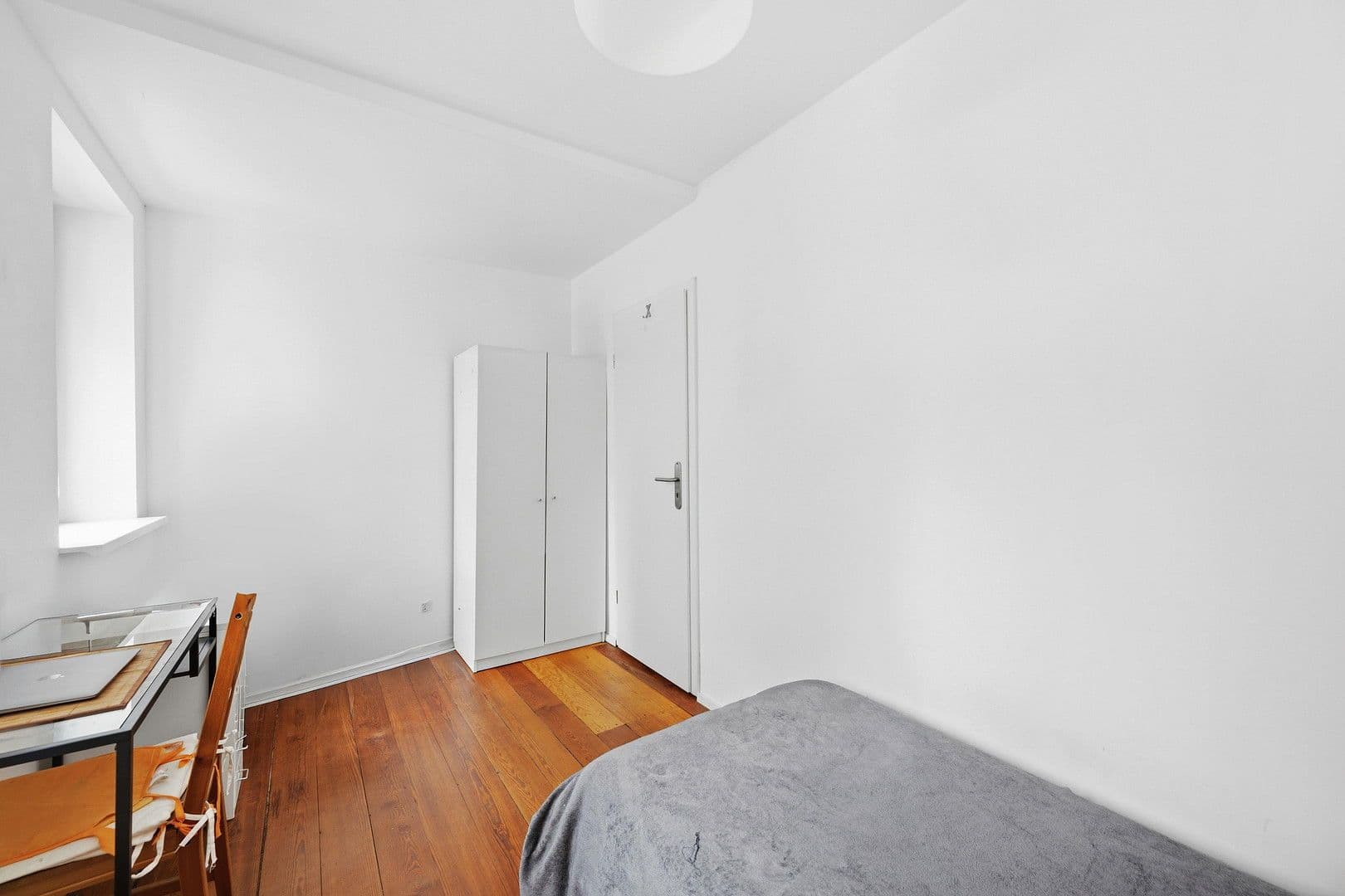 Predaj domu 233 m², pozemek 167 m², Besigheimer Str.12, Stuttgart, Bádensko-Wurttembersko Predaj domu 233 m², pozemek 167 m², Besigheimer Str.12, Stuttgart, Bádensko-Wurttembersko