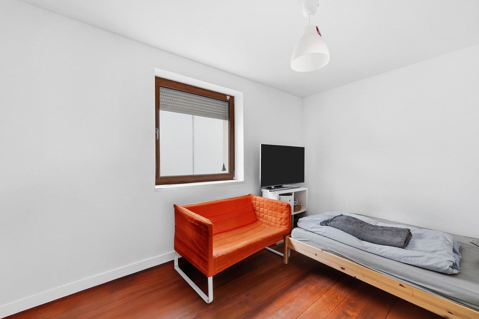 Predaj domu 233 m², pozemek 167 m², Besigheimer Str.12, Stuttgart, Bádensko-Wurttembersko Predaj domu 233 m², pozemek 167 m², Besigheimer Str.12, Stuttgart, Bádensko-Wurttembersko