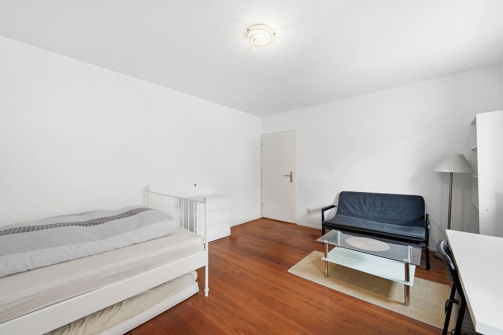 Predaj domu 233 m², pozemek 167 m², Besigheimer Str.12, Stuttgart, Bádensko-Wurttembersko Predaj domu 233 m², pozemek 167 m², Besigheimer Str.12, Stuttgart, Bádensko-Wurttembersko