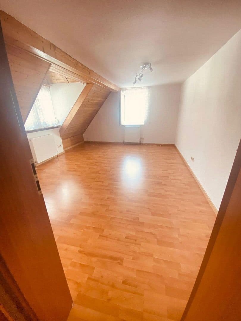Predaj domu 142 m², pozemek 180 m², Wiesbrunnenstrasse 14, Plochingen, Bádensko-Wurttembersko Predaj domu 142 m², pozemek 180 m², Wiesbrunnenstrasse 14, Plochingen, Bádensko-Wurttembersko