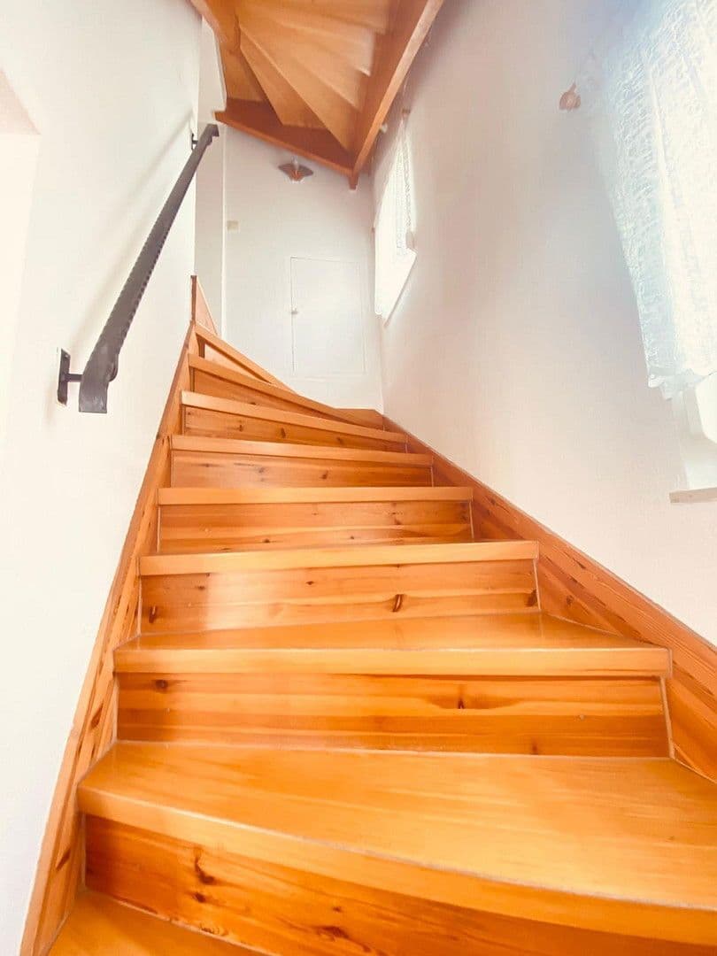 Predaj domu 142 m², pozemek 180 m², Wiesbrunnenstrasse 14, Plochingen, Bádensko-Wurttembersko Predaj domu 142 m², pozemek 180 m², Wiesbrunnenstrasse 14, Plochingen, Bádensko-Wurttembersko