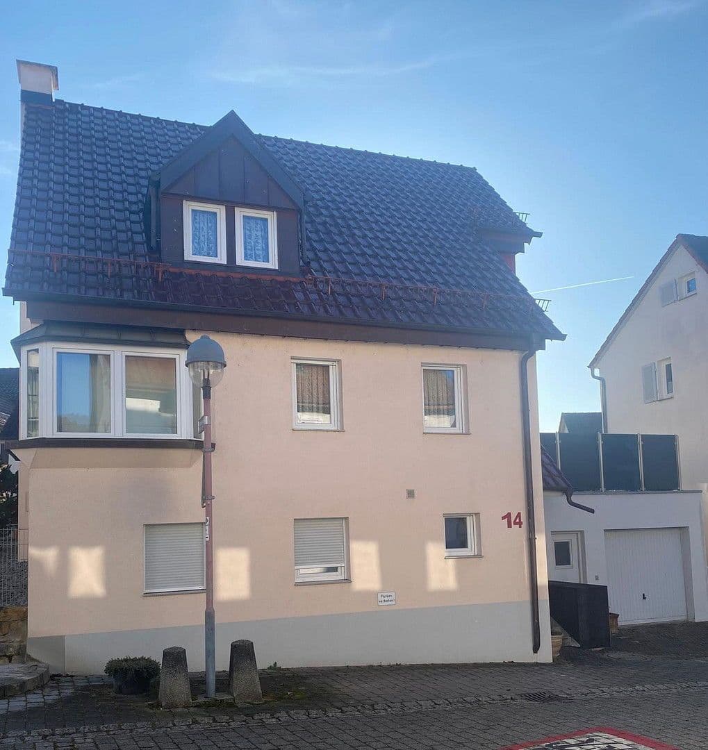 Predaj domu 142 m², pozemek 180 m², Wiesbrunnenstrasse 14, Plochingen, Bádensko-Wurttembersko Predaj domu 142 m², pozemek 180 m², Wiesbrunnenstrasse 14, Plochingen, Bádensko-Wurttembersko