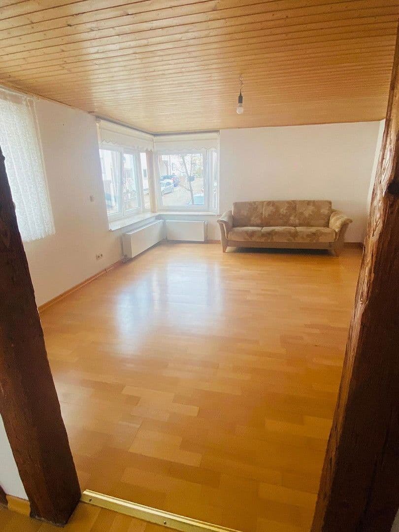 Predaj domu 142 m², pozemek 180 m², Wiesbrunnenstrasse 14, Plochingen, Bádensko-Wurttembersko Predaj domu 142 m², pozemek 180 m², Wiesbrunnenstrasse 14, Plochingen, Bádensko-Wurttembersko