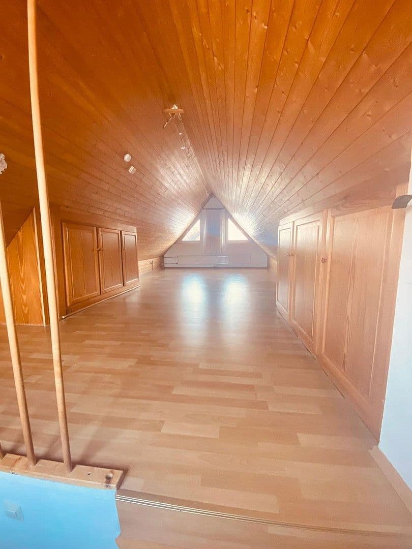 Predaj domu 142 m², pozemek 180 m², Wiesbrunnenstrasse 14, Plochingen, Bádensko-Wurttembersko Predaj domu 142 m², pozemek 180 m², Wiesbrunnenstrasse 14, Plochingen, Bádensko-Wurttembersko