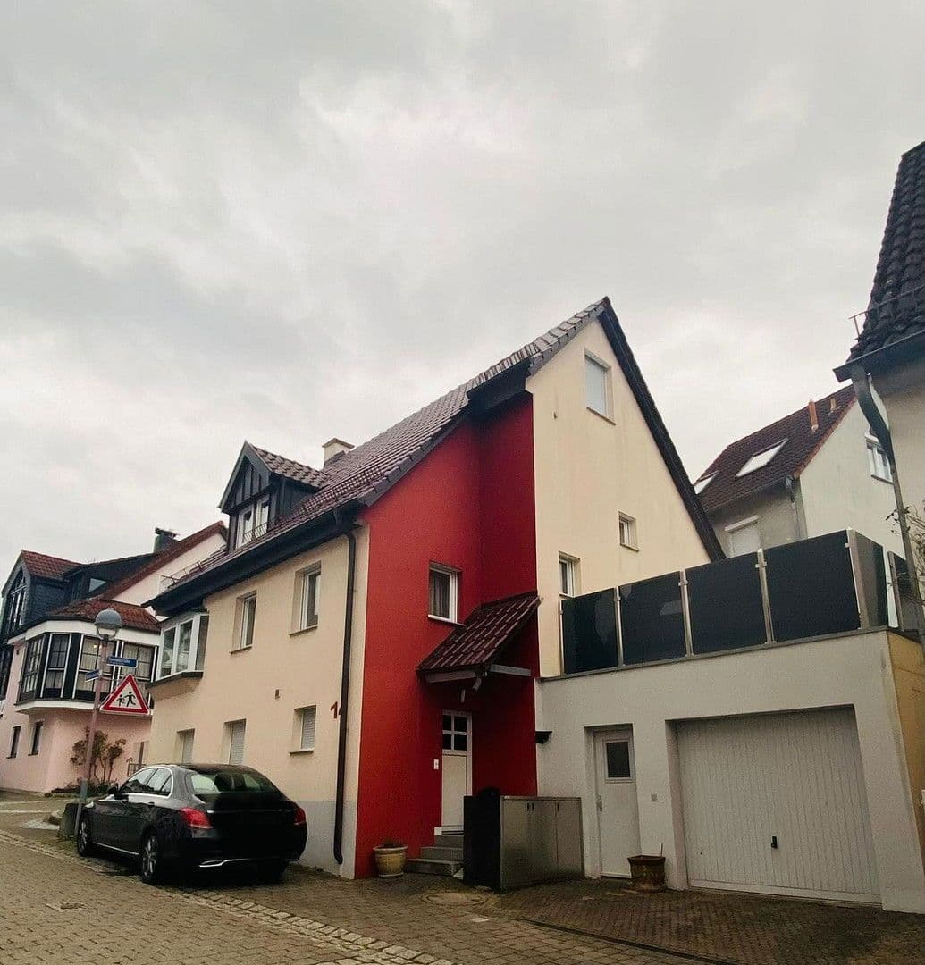 Predaj domu 142 m², pozemek 180 m², Wiesbrunnenstrasse 14, Plochingen, Bádensko-Wurttembersko Predaj domu 142 m², pozemek 180 m², Wiesbrunnenstrasse 14, Plochingen, Bádensko-Wurttembersko