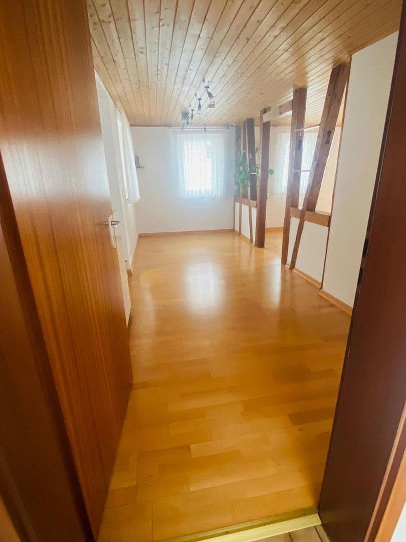 Predaj domu 142 m², pozemek 180 m², Wiesbrunnenstrasse 14, Plochingen, Bádensko-Wurttembersko Predaj domu 142 m², pozemek 180 m², Wiesbrunnenstrasse 14, Plochingen, Bádensko-Wurttembersko