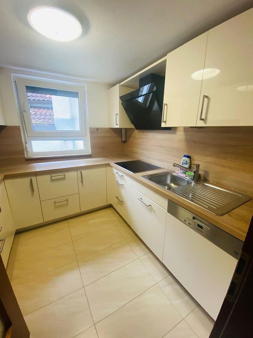 Predaj domu 142 m², pozemek 180 m², Wiesbrunnenstrasse 14, Plochingen, Bádensko-Wurttembersko Predaj domu 142 m², pozemek 180 m², Wiesbrunnenstrasse 14, Plochingen, Bádensko-Wurttembersko