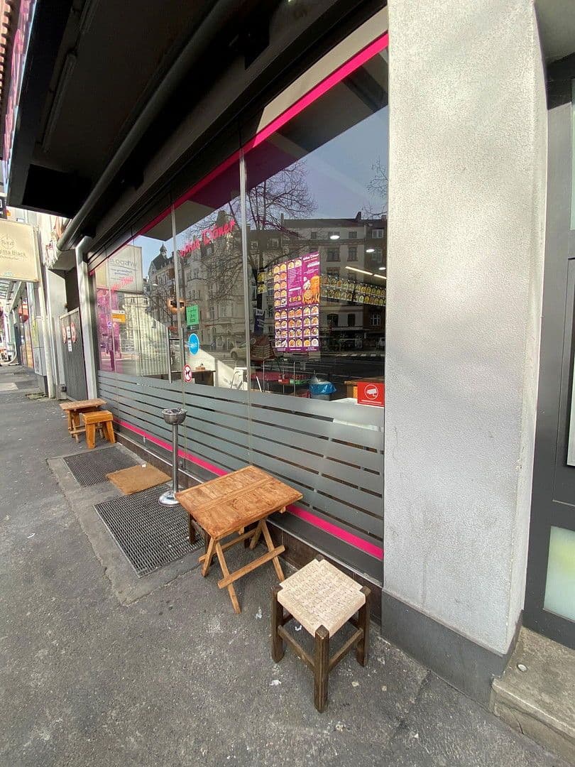 Predaj domu 1.208 m², pozemek 467 m², Dotzheimer Straße 61, Wiesbaden, Hesensko Predaj domu 1.208 m², pozemek 467 m², Dotzheimer Straße 61, Wiesbaden, Hesensko