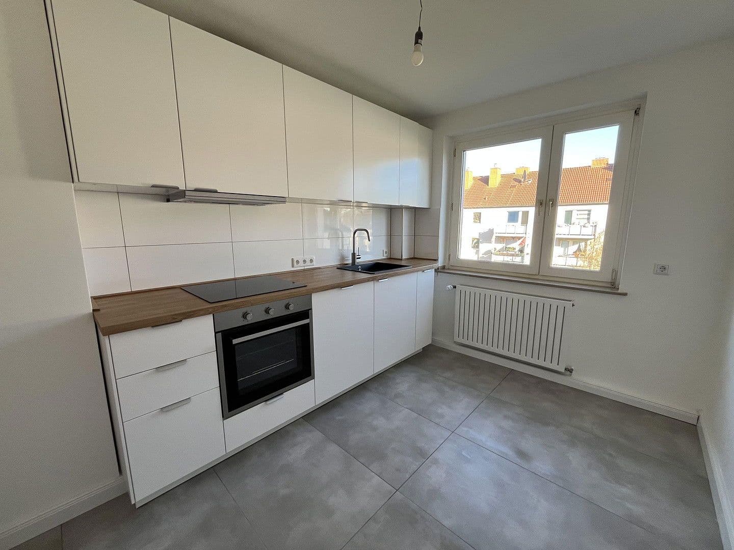 Prenájom bytu 2-izbový 59 m², Kiesselbachstraße 65, Düsseldorf, Severné Porýnie - Westfálsko Prenájom bytu 2-izbový 59 m², Kiesselbachstraße 65, Düsseldorf, Severné Porýnie - Westfálsko