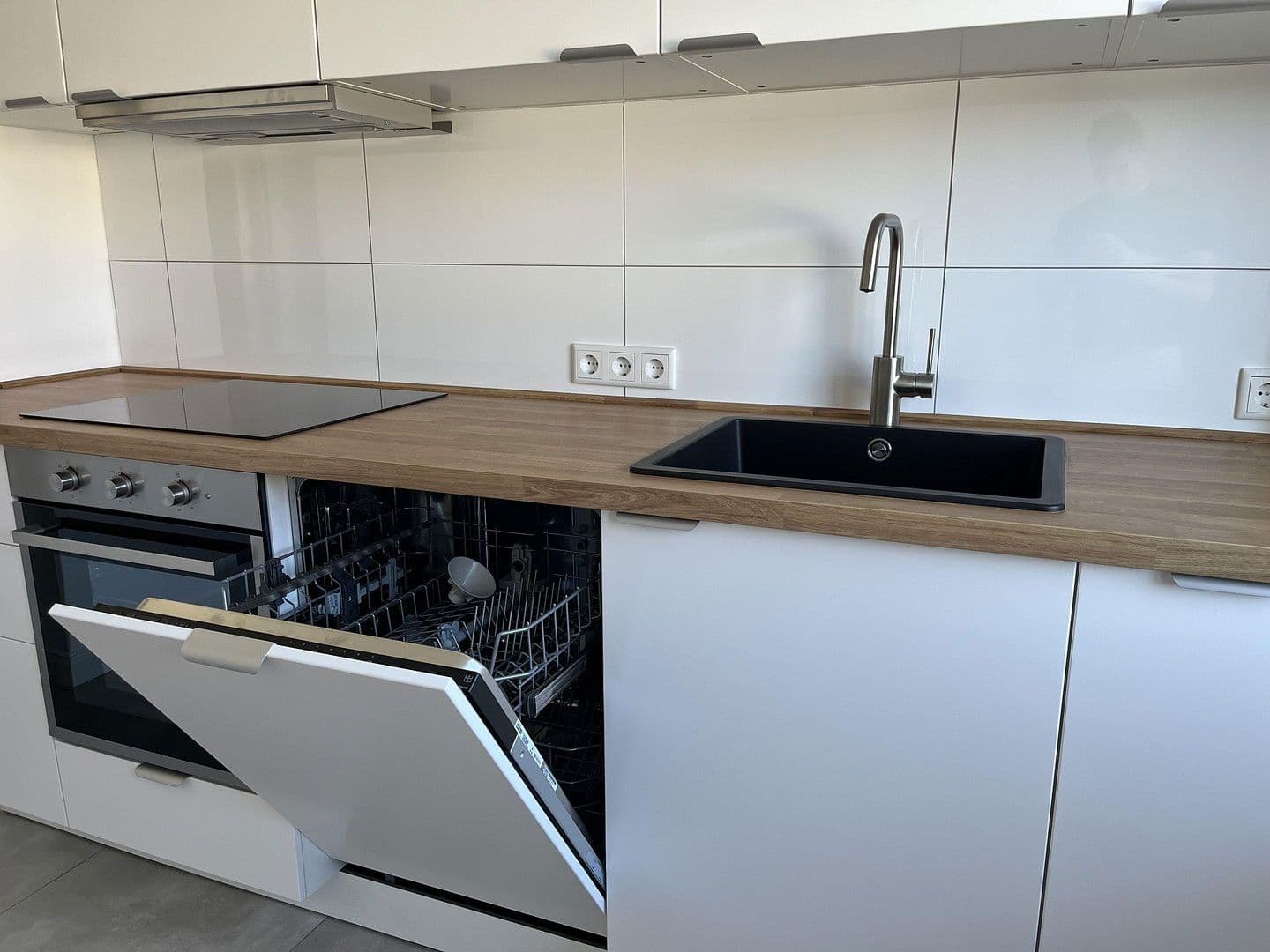 Prenájom bytu 2-izbový 59 m², Kiesselbachstraße 65, Düsseldorf, Severné Porýnie - Westfálsko Prenájom bytu 2-izbový 59 m², Kiesselbachstraße 65, Düsseldorf, Severné Porýnie - Westfálsko