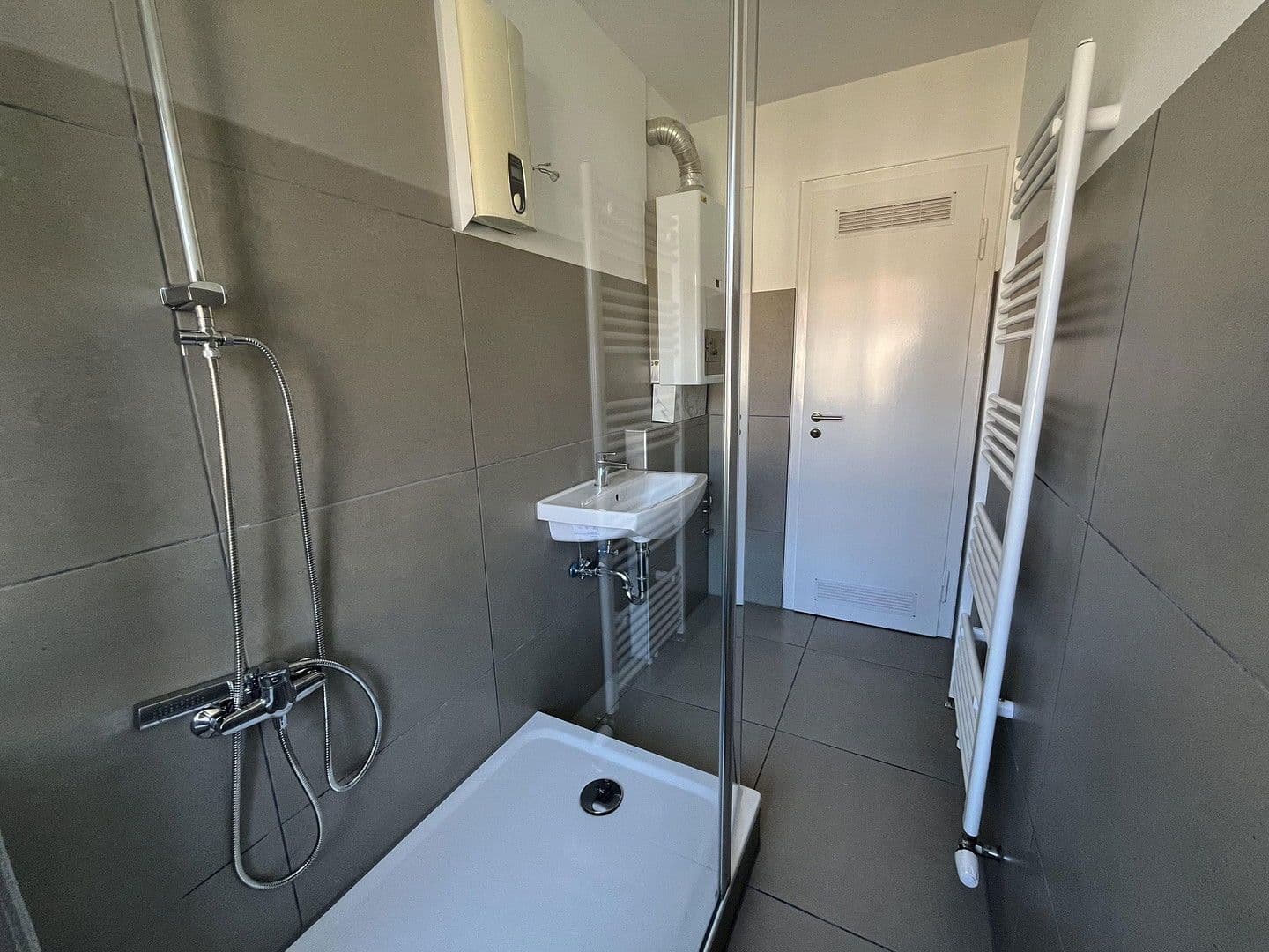 Prenájom bytu 2-izbový 59 m², Kiesselbachstraße 65, Düsseldorf, Severné Porýnie - Westfálsko Prenájom bytu 2-izbový 59 m², Kiesselbachstraße 65, Düsseldorf, Severné Porýnie - Westfálsko