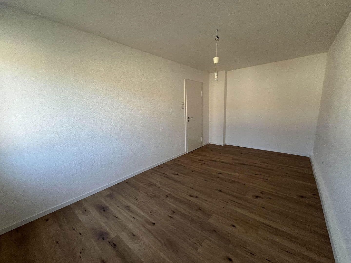 Prenájom bytu 2-izbový 59 m², Kiesselbachstraße 65, Düsseldorf, Severné Porýnie - Westfálsko Prenájom bytu 2-izbový 59 m², Kiesselbachstraße 65, Düsseldorf, Severné Porýnie - Westfálsko