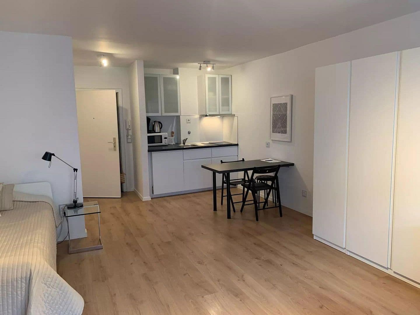 Prenájom bytu 1-izbový 38 m², Düsseldorf, Severné Porýnie - Westfálsko Prenájom bytu 1-izbový 38 m², Düsseldorf, Severné Porýnie - Westfálsko