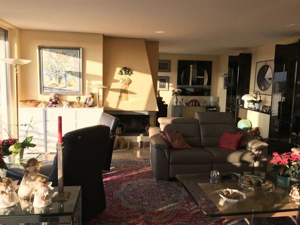 Prenájom bytu 3-izbový 160 m², Uerdingerstrasse 421, Krefeld, Severné Porýnie - Westfálsko Prenájom bytu 3-izbový 160 m², Uerdingerstrasse 421, Krefeld, Severné Porýnie - Westfálsko