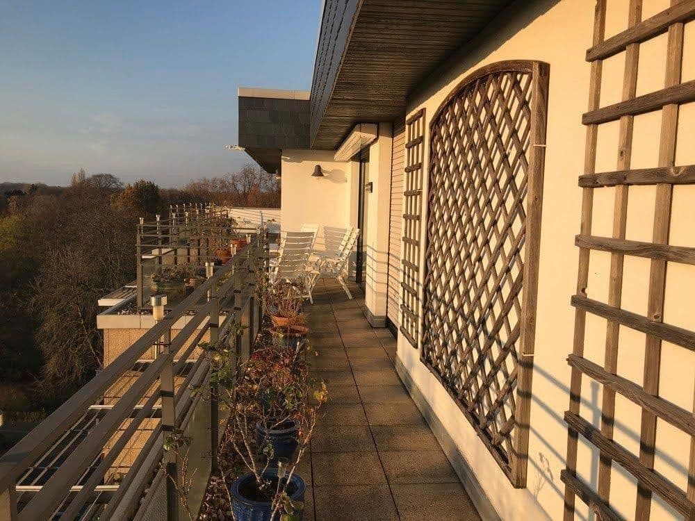 Prenájom bytu 3-izbový 160 m², Uerdingerstrasse 421, Krefeld, Severné Porýnie - Westfálsko Prenájom bytu 3-izbový 160 m², Uerdingerstrasse 421, Krefeld, Severné Porýnie - Westfálsko