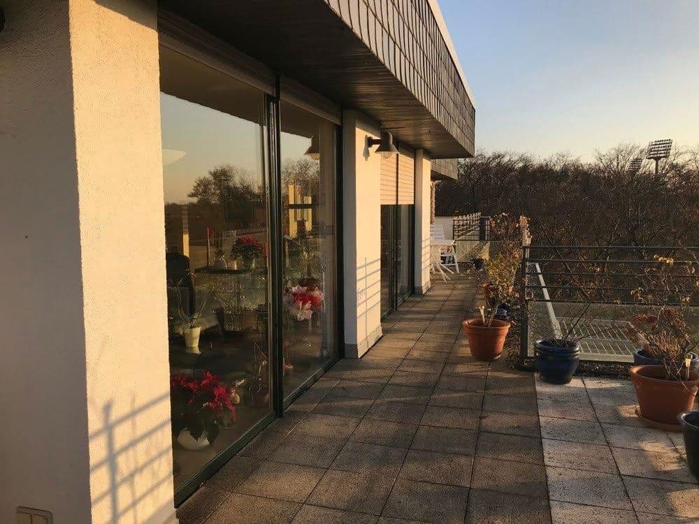 Prenájom bytu 3-izbový 160 m², Uerdingerstrasse 421, Krefeld, Severné Porýnie - Westfálsko Prenájom bytu 3-izbový 160 m², Uerdingerstrasse 421, Krefeld, Severné Porýnie - Westfálsko