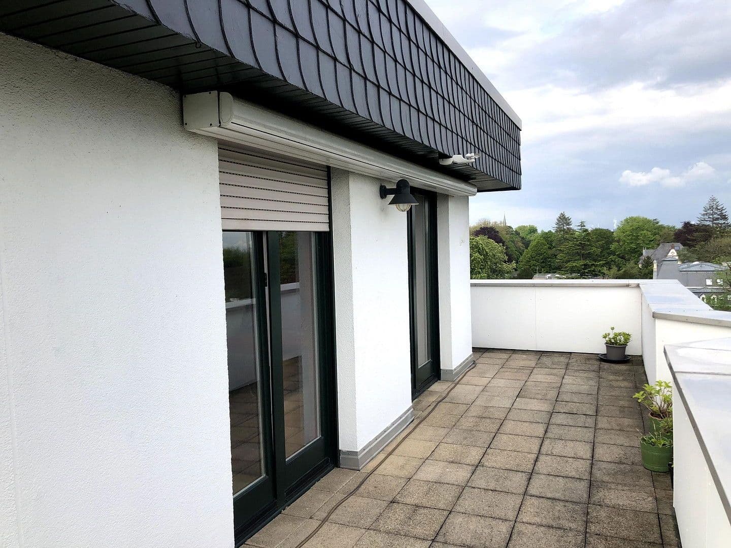 Prenájom bytu 3-izbový 160 m², Uerdingerstrasse 421, Krefeld, Severné Porýnie - Westfálsko Prenájom bytu 3-izbový 160 m², Uerdingerstrasse 421, Krefeld, Severné Porýnie - Westfálsko