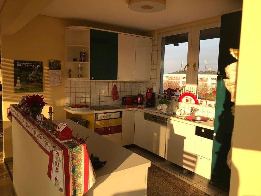 Prenájom bytu 3-izbový 160 m², Uerdingerstrasse 421, Krefeld, Severné Porýnie - Westfálsko Prenájom bytu 3-izbový 160 m², Uerdingerstrasse 421, Krefeld, Severné Porýnie - Westfálsko