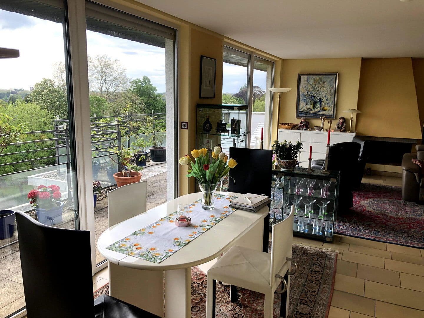 Prenájom bytu 3-izbový 160 m², Uerdingerstrasse 421, Krefeld, Severné Porýnie - Westfálsko Prenájom bytu 3-izbový 160 m², Uerdingerstrasse 421, Krefeld, Severné Porýnie - Westfálsko