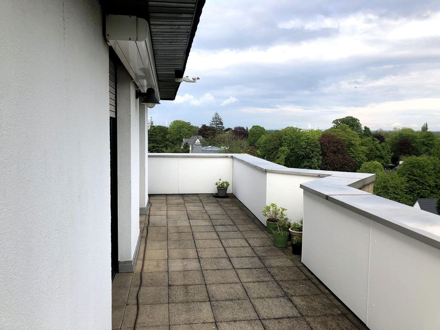 Prenájom bytu 3-izbový 160 m², Uerdingerstrasse 421, Krefeld, Severné Porýnie - Westfálsko Prenájom bytu 3-izbový 160 m², Uerdingerstrasse 421, Krefeld, Severné Porýnie - Westfálsko