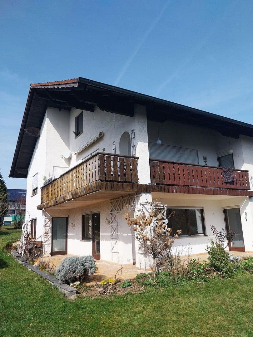 Predaj domu 210 m², pozemek 906 m², Bad Birnbach, Bavorsko Predaj domu 210 m², pozemek 906 m², Bad Birnbach, Bavorsko