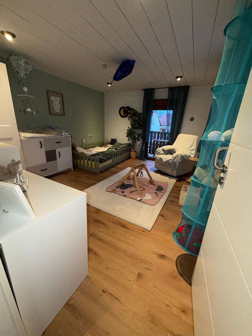 Predaj domu 180 m², pozemek 291 m², Haßloch, Porýnie-Falcko Predaj domu 180 m², pozemek 291 m², Haßloch, Porýnie-Falcko