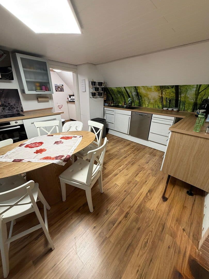 Predaj domu 180 m², pozemek 291 m², Haßloch, Porýnie-Falcko Predaj domu 180 m², pozemek 291 m², Haßloch, Porýnie-Falcko