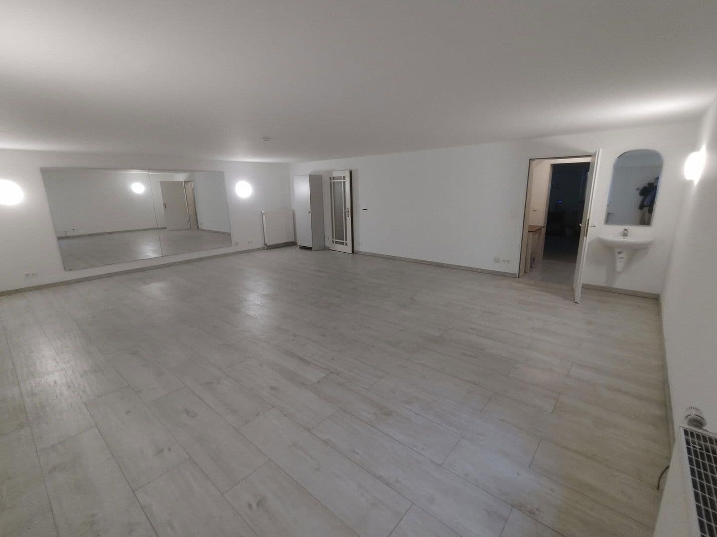 Prenájom domu 357 m², pozemek 1.008 m², Hamburg, Hamburg Prenájom domu 357 m², pozemek 1.008 m², Hamburg, Hamburg