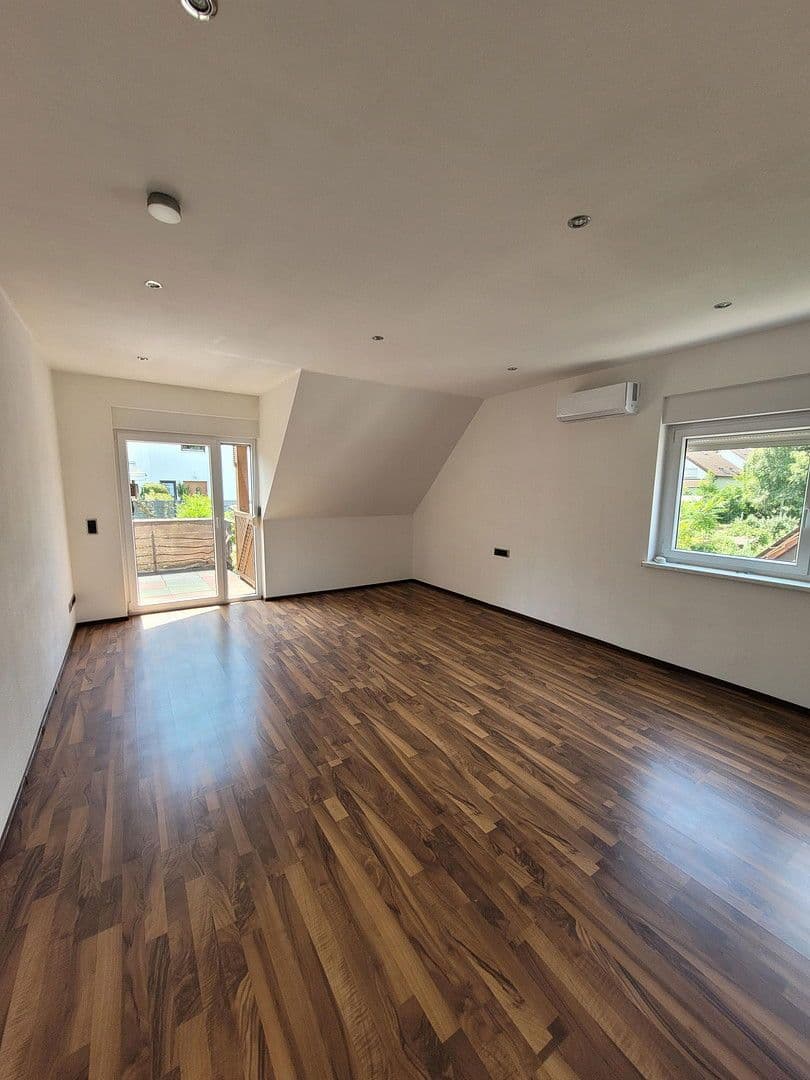 Predaj domu 258 m², pozemek 356 m², Ostfildern, Bádensko-Wurttembersko Predaj domu 258 m², pozemek 356 m², Ostfildern, Bádensko-Wurttembersko