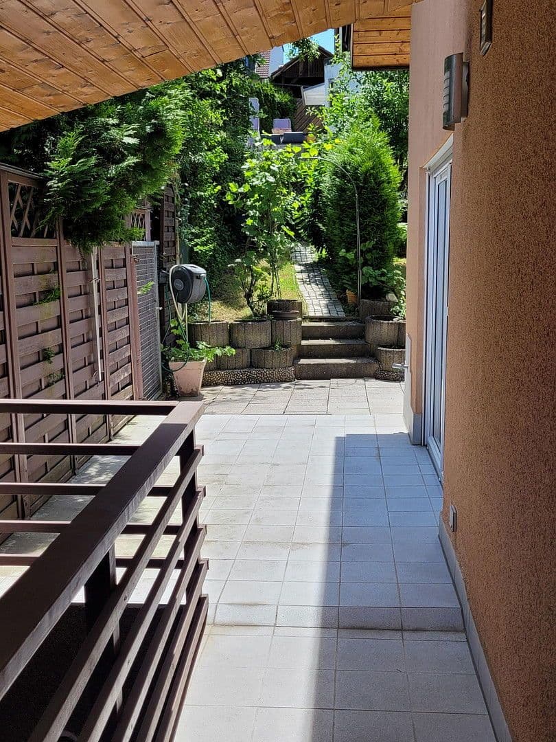 Predaj domu 258 m², pozemek 356 m², Ostfildern, Bádensko-Wurttembersko Predaj domu 258 m², pozemek 356 m², Ostfildern, Bádensko-Wurttembersko