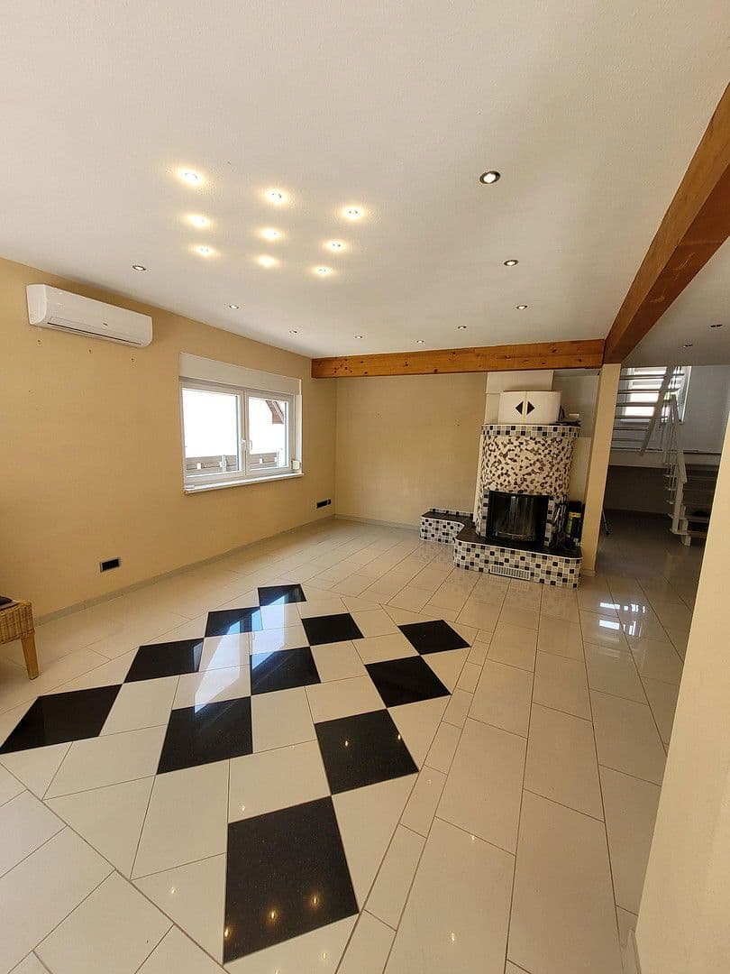 Predaj domu 258 m², pozemek 356 m², Ostfildern, Bádensko-Wurttembersko Predaj domu 258 m², pozemek 356 m², Ostfildern, Bádensko-Wurttembersko