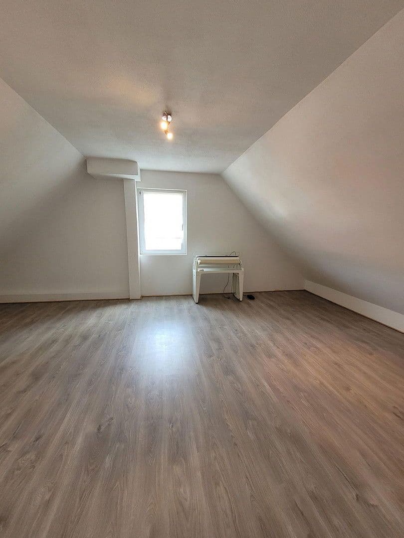 Predaj domu 258 m², pozemek 356 m², Ostfildern, Bádensko-Wurttembersko Predaj domu 258 m², pozemek 356 m², Ostfildern, Bádensko-Wurttembersko
