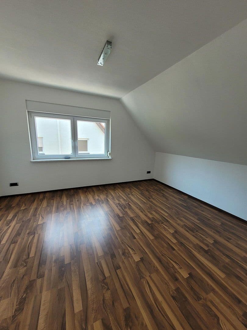 Predaj domu 258 m², pozemek 356 m², Ostfildern, Bádensko-Wurttembersko Predaj domu 258 m², pozemek 356 m², Ostfildern, Bádensko-Wurttembersko