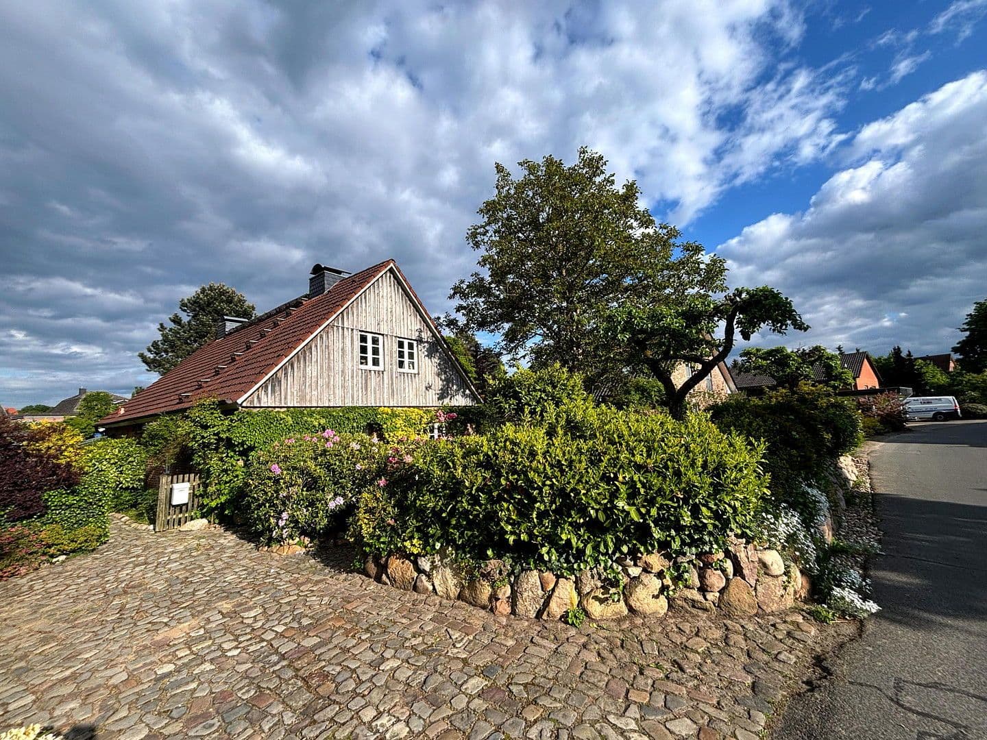 Predaj domu 177 m², pozemek 922 m², Postweg Rullstorf/Scharnebeck, Lüneburg, Dolné Sasko Predaj domu 177 m², pozemek 922 m², Postweg Rullstorf/Scharnebeck, Lüneburg, Dolné Sasko