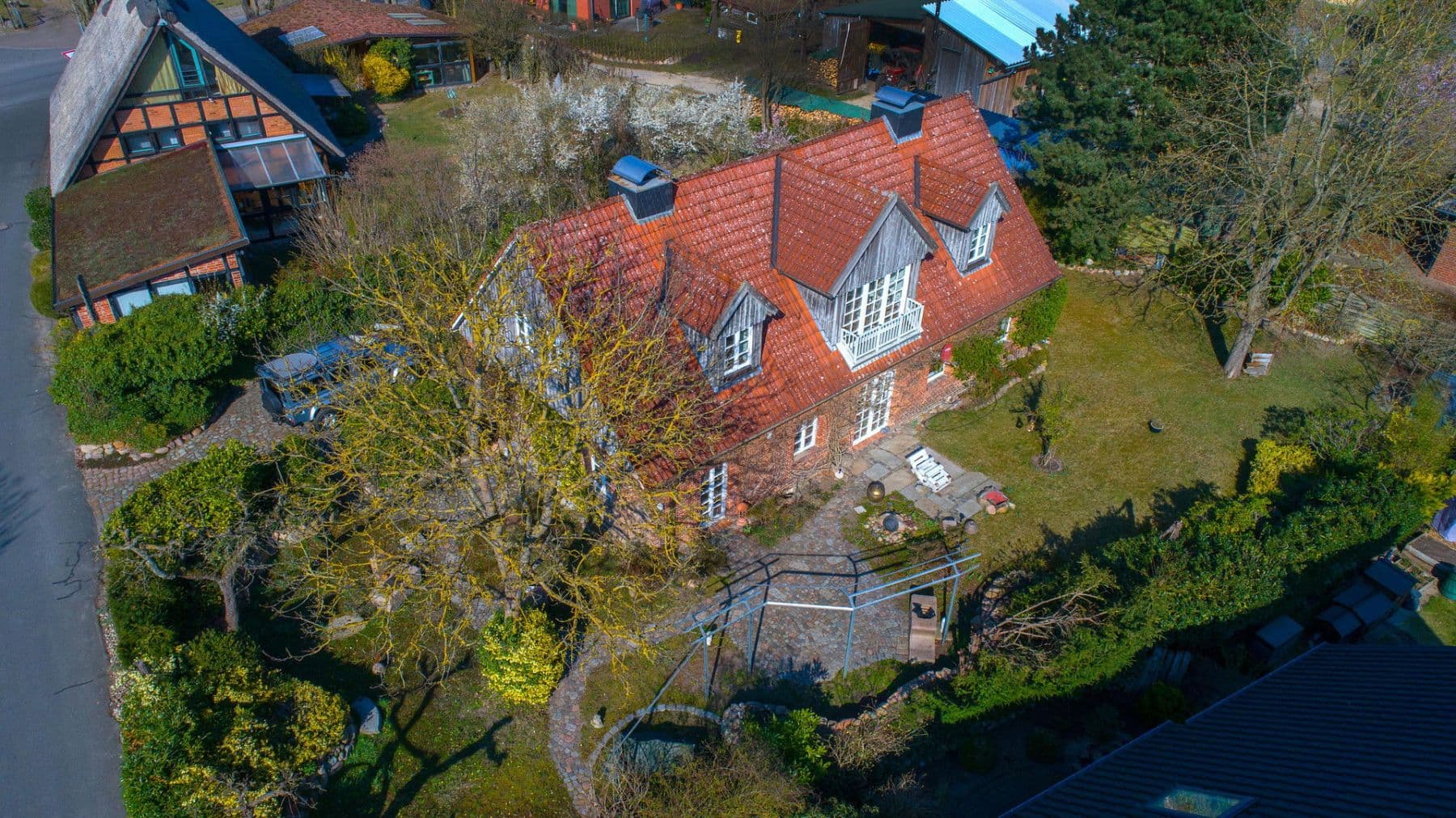 Predaj domu 177 m², pozemek 922 m², Postweg Rullstorf/Scharnebeck, Lüneburg, Dolné Sasko Predaj domu 177 m², pozemek 922 m², Postweg Rullstorf/Scharnebeck, Lüneburg, Dolné Sasko