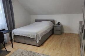 Prenájom bytu 3-izbový 100 m², Eisingen, Bavorsko Prenájom bytu 3-izbový 100 m², Eisingen, Bavorsko