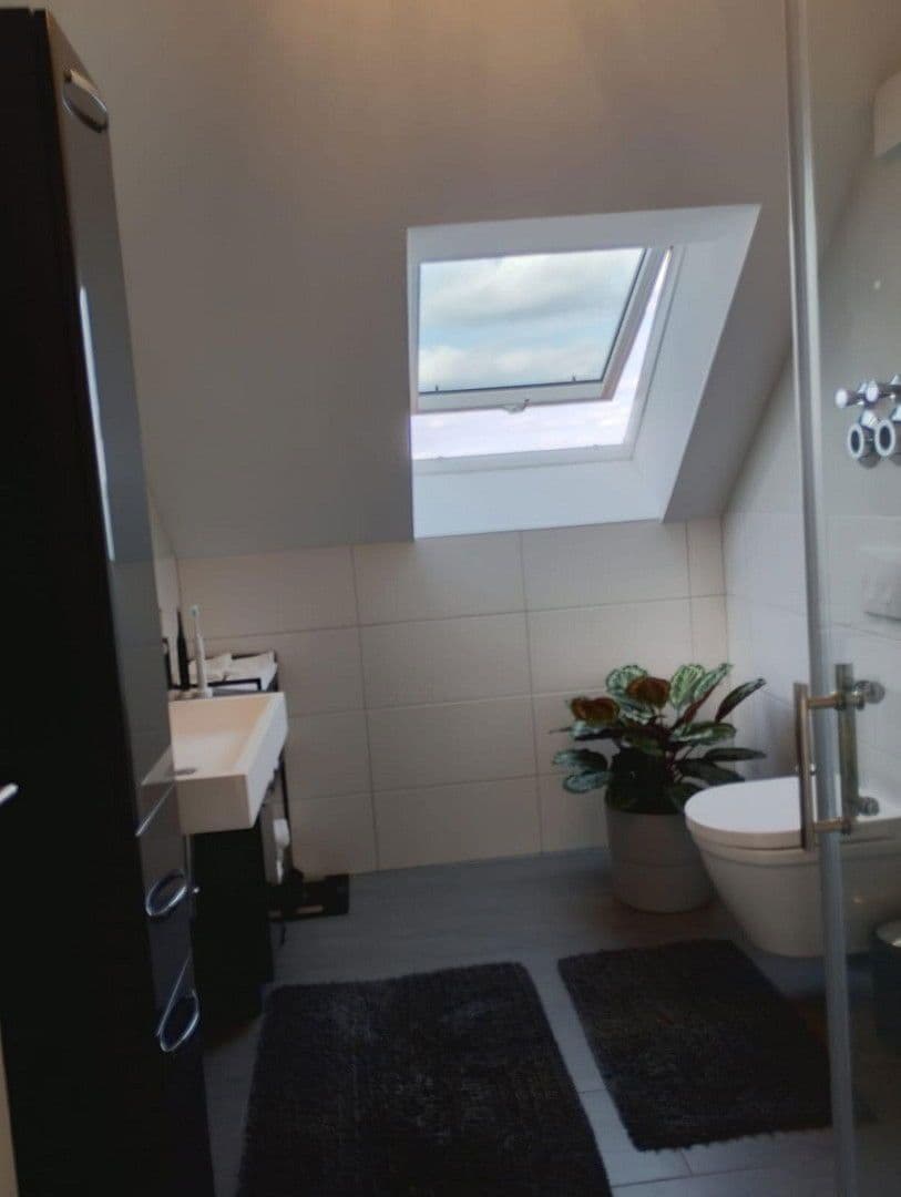 Prenájom bytu 3-izbový 100 m², Eisingen, Bavorsko Prenájom bytu 3-izbový 100 m², Eisingen, Bavorsko