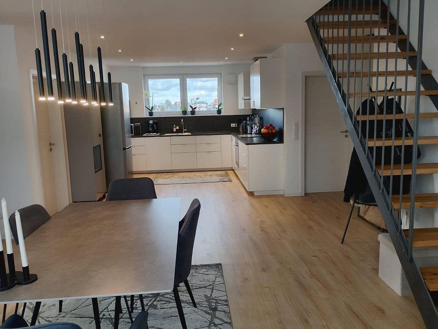 Prenájom bytu 3-izbový 100 m², Eisingen, Bavorsko Prenájom bytu 3-izbový 100 m², Eisingen, Bavorsko