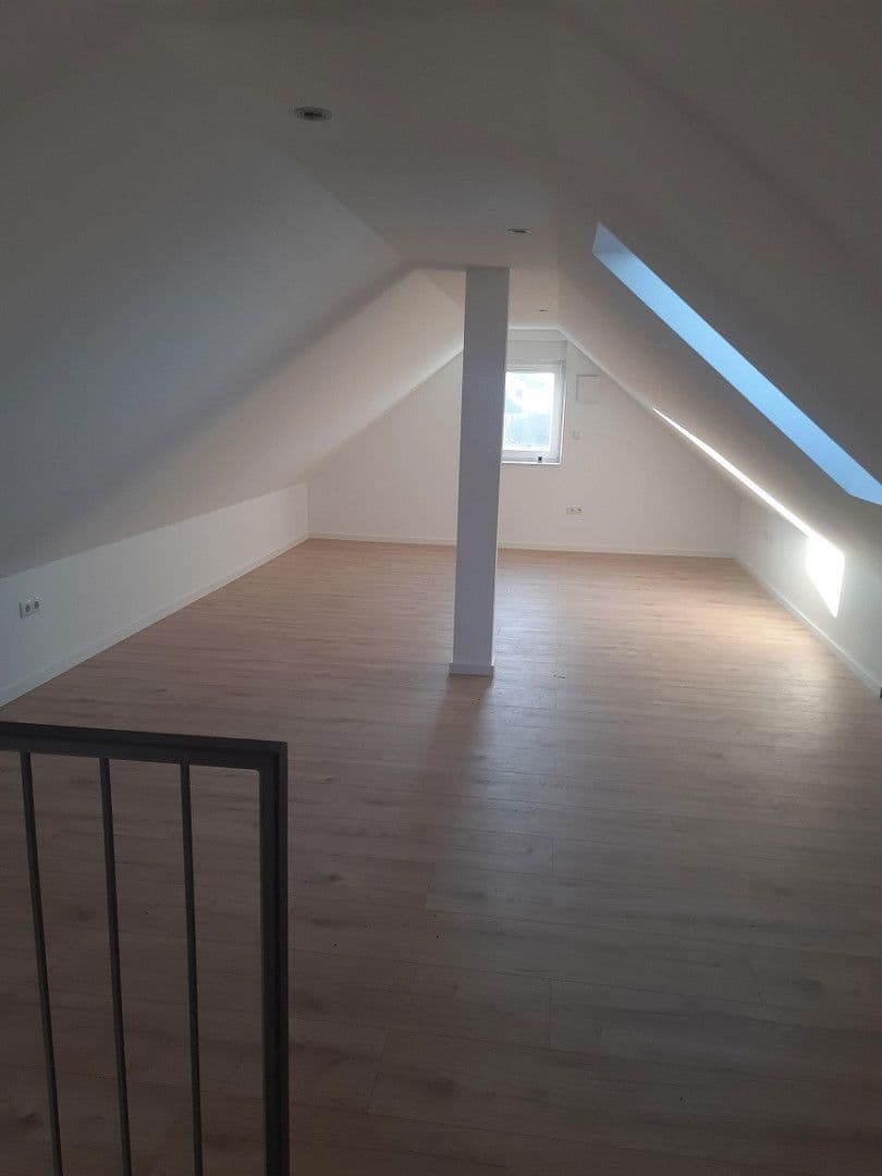 Prenájom bytu 3-izbový 100 m², Eisingen, Bavorsko Prenájom bytu 3-izbový 100 m², Eisingen, Bavorsko