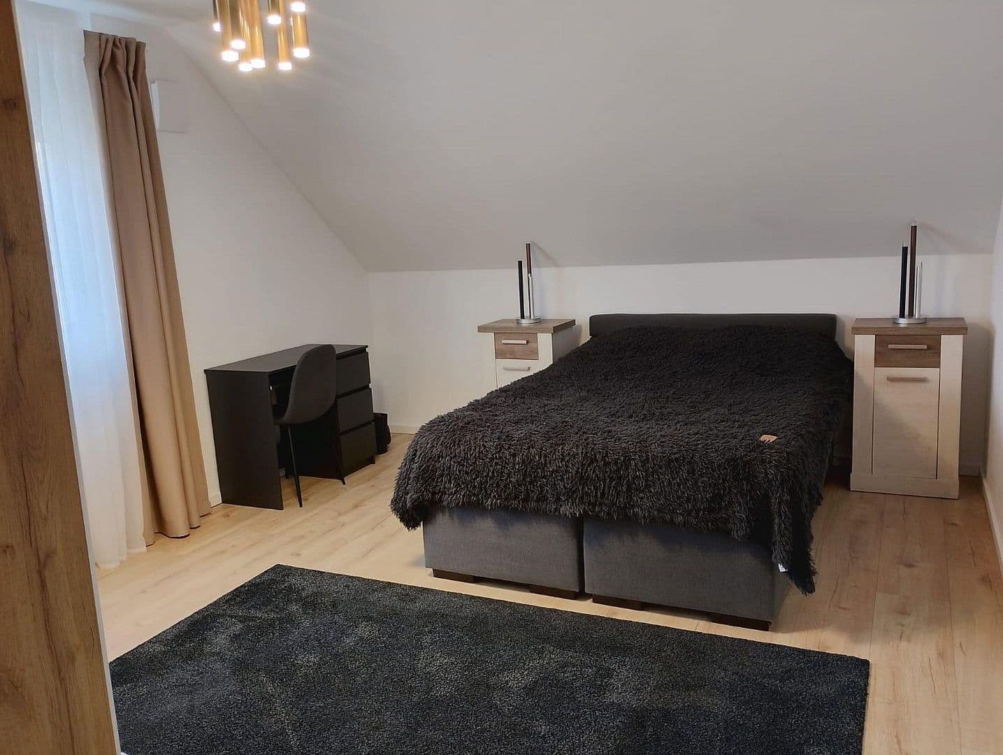 Prenájom bytu 3-izbový 100 m², Eisingen, Bavorsko Prenájom bytu 3-izbový 100 m², Eisingen, Bavorsko