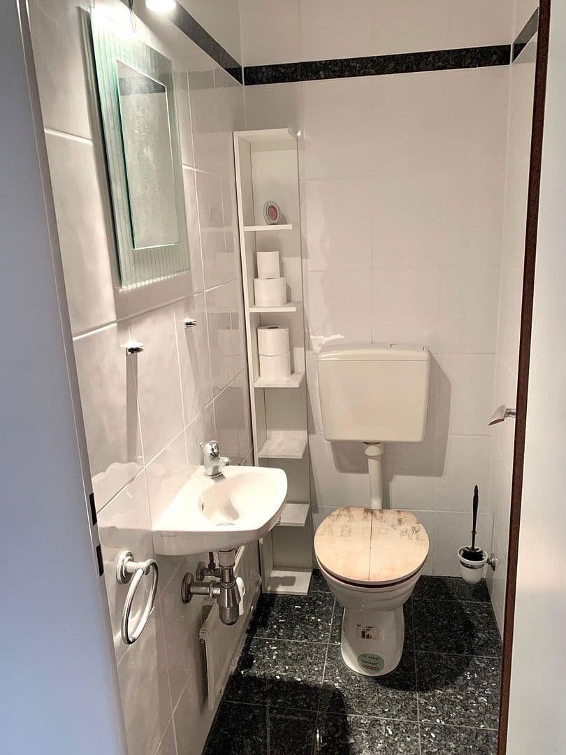 Prenájom bytu 3-izbový 83 m², Ludwigshafen, Porýnie-Falcko Prenájom bytu 3-izbový 83 m², Ludwigshafen, Porýnie-Falcko