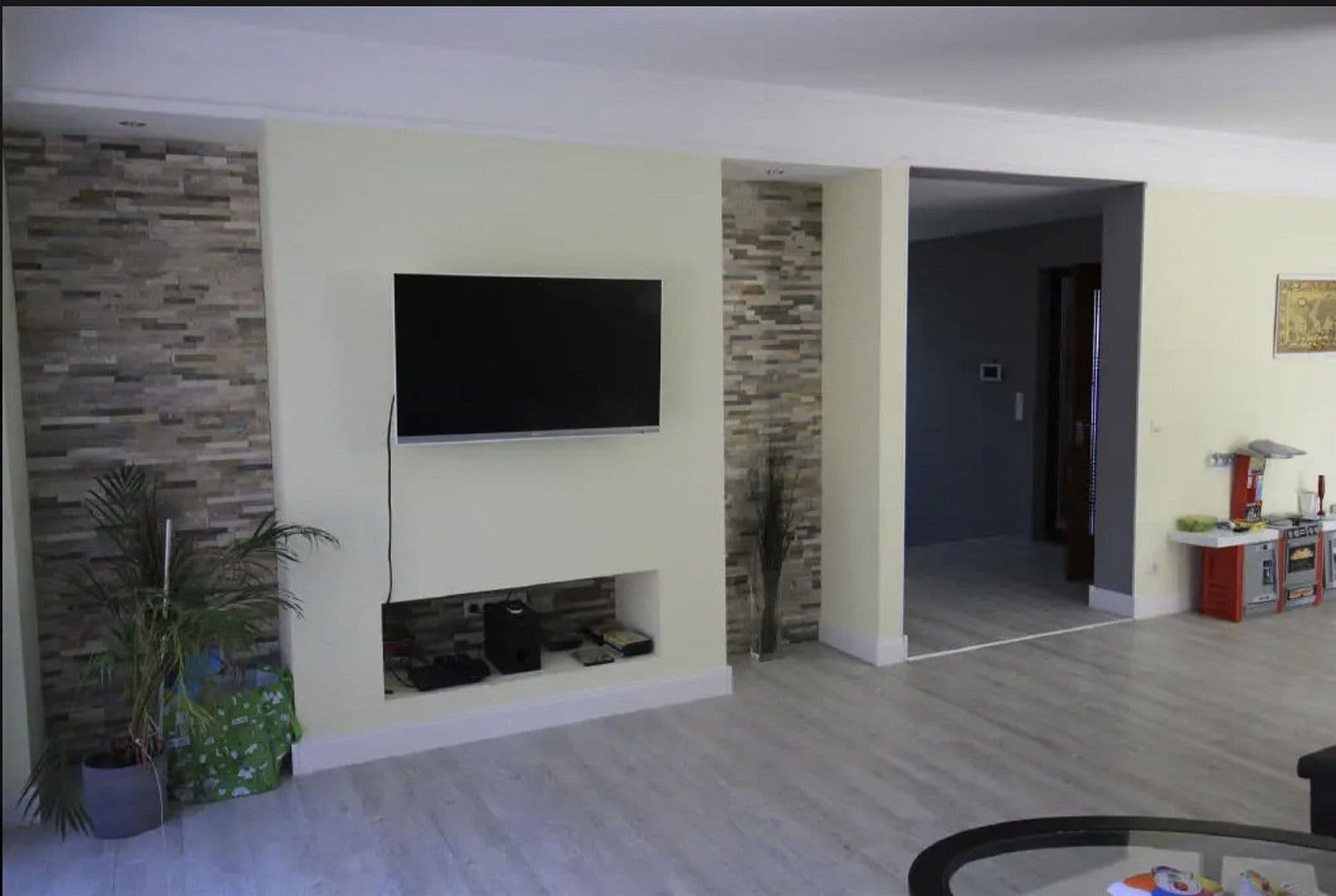 Prenájom bytu 6-izbový 180 m², Göttschieder Str. 7, Idar-Oberstein, Porýnie-Falcko Prenájom bytu 6-izbový 180 m², Göttschieder Str. 7, Idar-Oberstein, Porýnie-Falcko