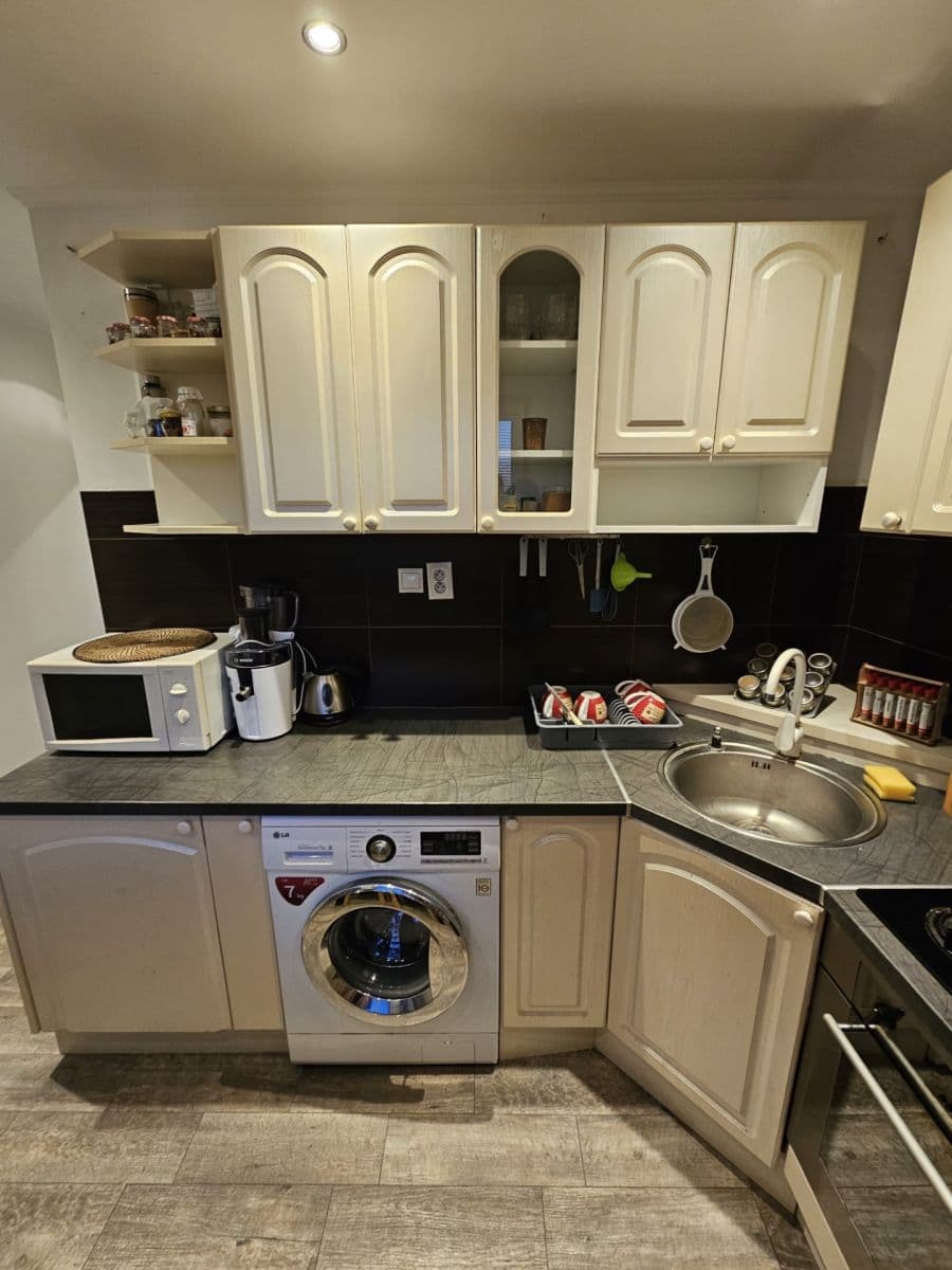 Prenájom bytu 2-izbový 55 m², Gabajova, Žilina, Žilinský kraj Prenájom bytu 2-izbový 55 m², Gabajova, Žilina, Žilinský kraj