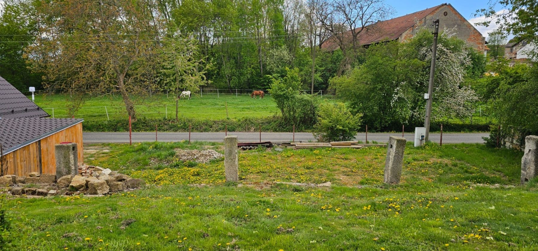 Predaj pozemku 700 m², Katusice, Středočeský kraj Predaj pozemku 700 m², Katusice, Středočeský kraj