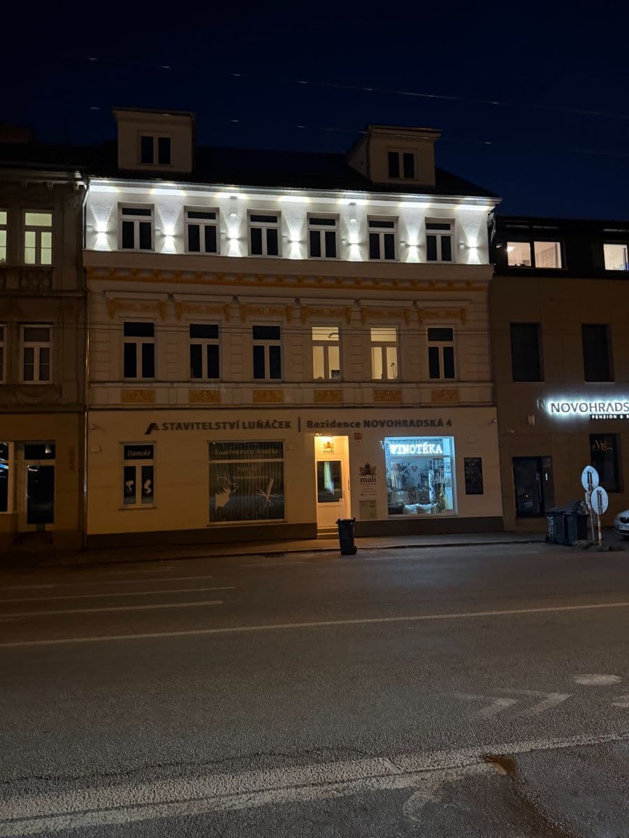 Prenájom bytu 4-izbový 130 m², Novohradská, České Budějovice, Jihočeský kraj Prenájom bytu 4-izbový 130 m², Novohradská, České Budějovice, Jihočeský kraj