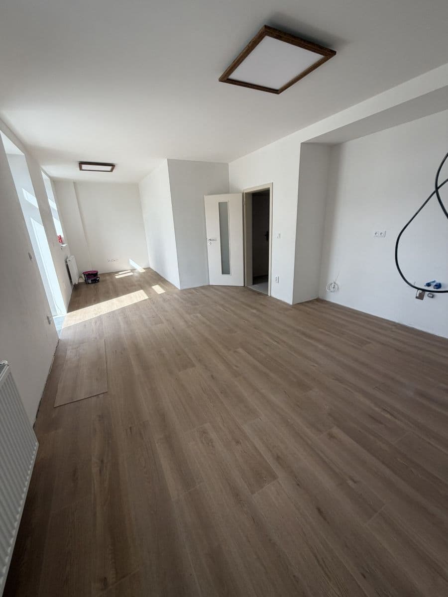 Prenájom bytu 4-izbový 130 m², Novohradská, České Budějovice, Jihočeský kraj Prenájom bytu 4-izbový 130 m², Novohradská, České Budějovice, Jihočeský kraj