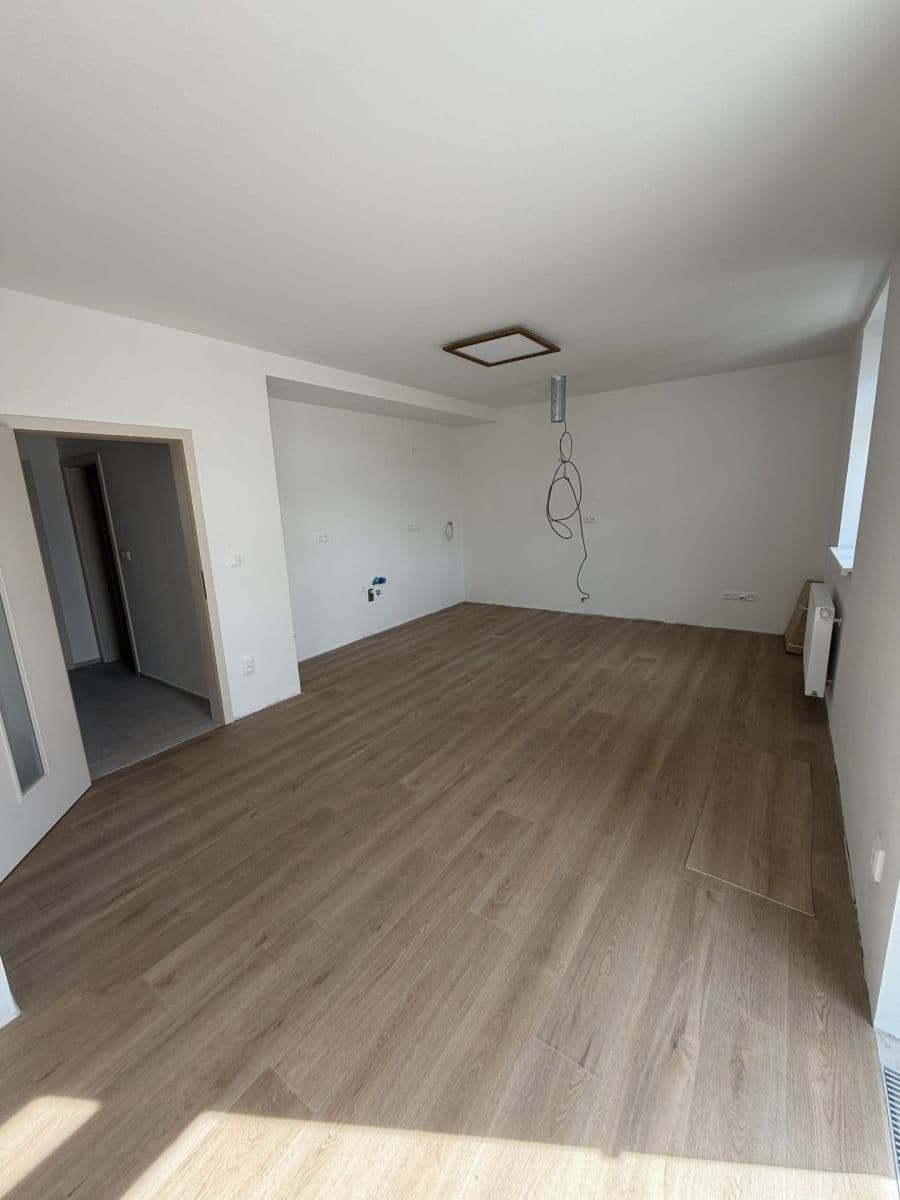 Prenájom bytu 4-izbový 130 m², Novohradská, České Budějovice, Jihočeský kraj Prenájom bytu 4-izbový 130 m², Novohradská, České Budějovice, Jihočeský kraj