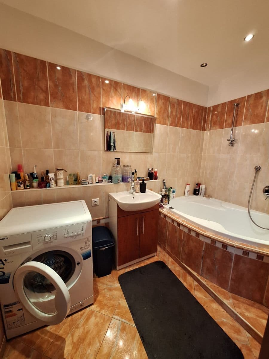 Predaj bytu 3-izbový 81 m², Pekárenská, České Budějovice, Jihočeský kraj Predaj bytu 3-izbový 81 m², Pekárenská, České Budějovice, Jihočeský kraj